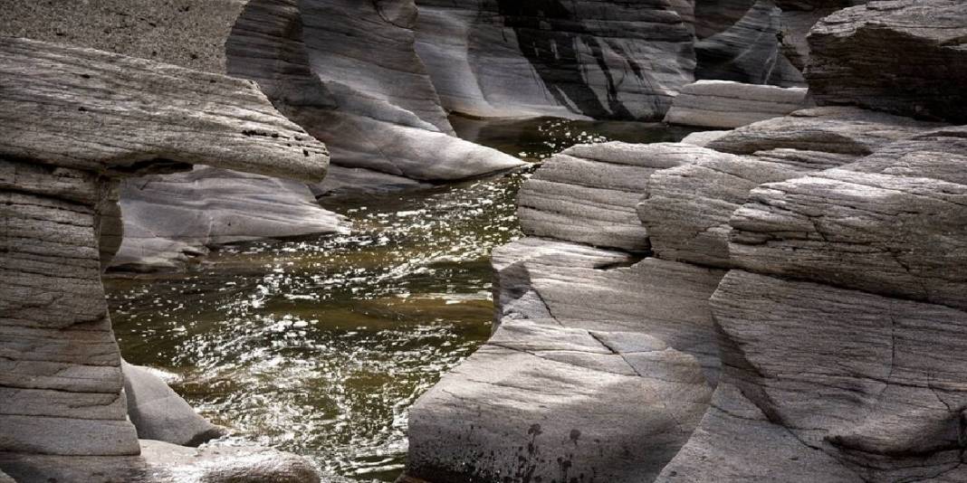 Doğanın suyla şekillenen sanat eseri: Bu yaz herkes akın edecek 7